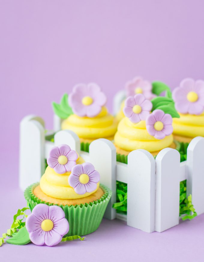 Lemon Filled Cupcakes - Easy Spring Cupcakes!