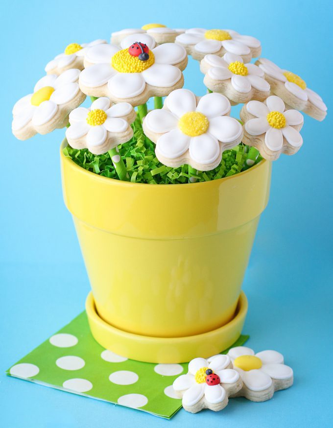 How to make 3D cookie bouquets.