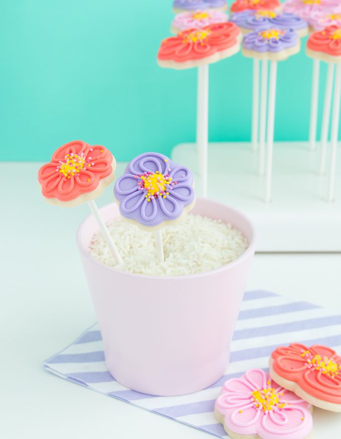 How to make a spring flower cookie bouquet.